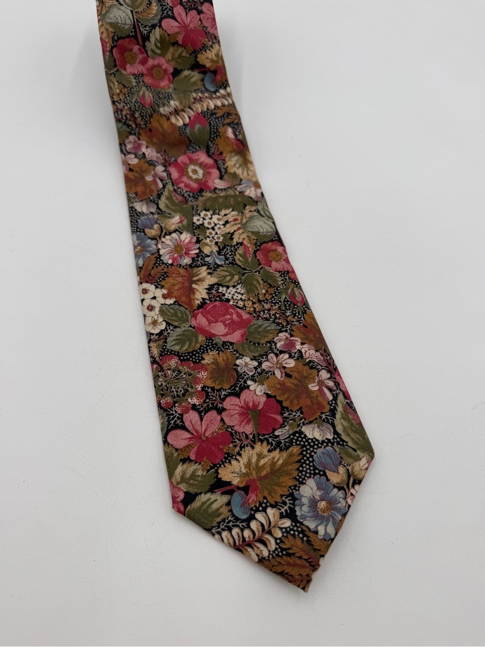 Banana Republic Safari Travel Tie Blue Floral Cotton Made In USA 90s Boho